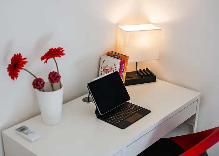 Allemura Due - Free Wifi & Air Conditioning 아파트 파엔차